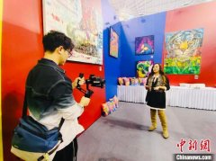 菲律宾艺术家詹森:画笔为媒,让菲中文化之美